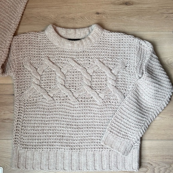 Banana Republic Women’s Tan/Beige Fisherman’s Cable Knit Chunky Cozy Sweater M - Picture 7 of 7